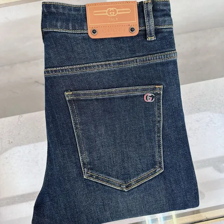 グッチ ジーンズ