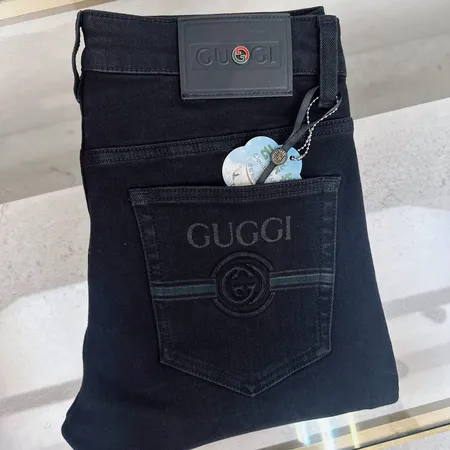 グッチ ジーンズ