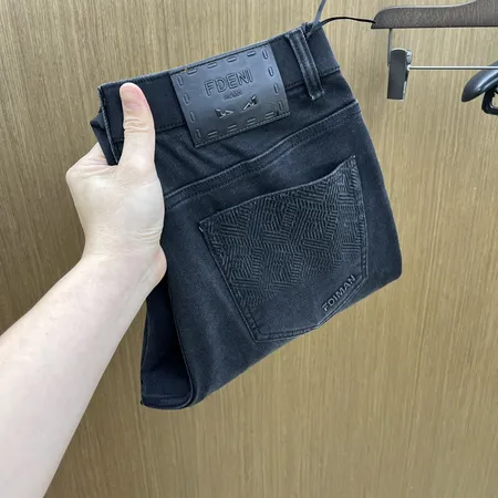 フェンディ ジーンズ