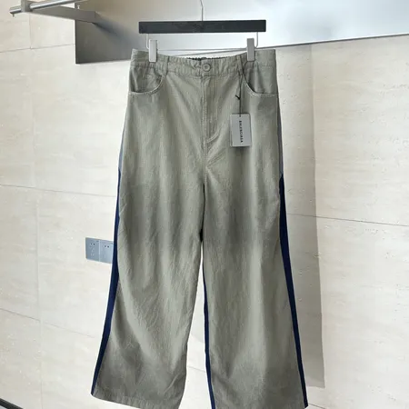 バレンシアガ カジュアルパンツ