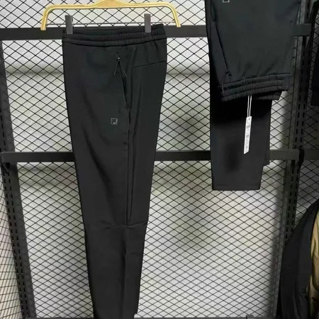 フィラ カジュアルパンツ