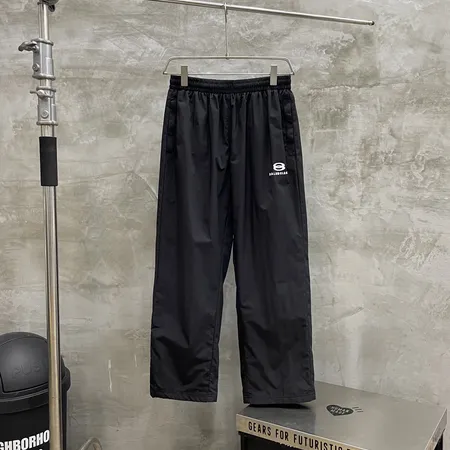 バレンシアガ カジュアルパンツ