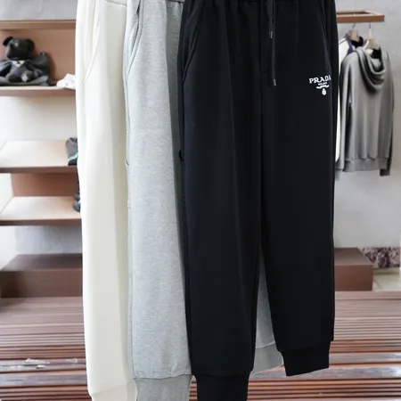 プラダ カジュアルパンツ