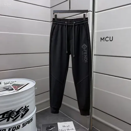 フェンディ カジュアルパンツ