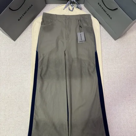 バレンシアガ カジュアルパンツ