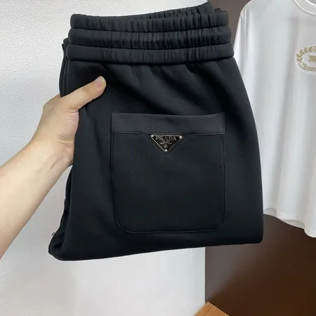 プラダ カジュアルパンツ