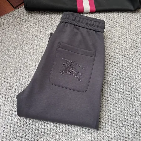 バーバリー ス カジュアルパンツ