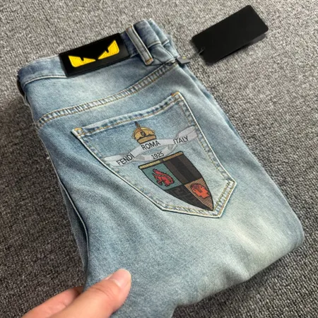 フェンディ ジーンズ