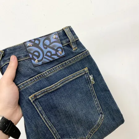 バーバリー ス ジーンズ