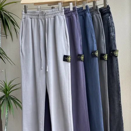 フェラガモ カジュアルパンツ