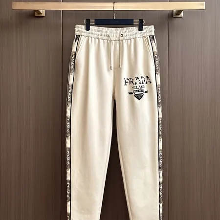 プラダ カジュアルパンツ