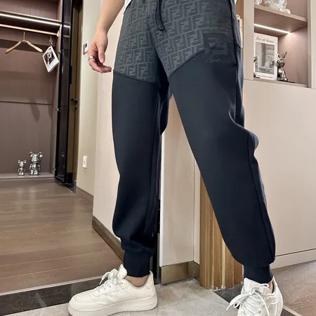 フェンディ カジュアルパンツ