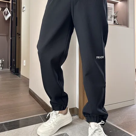 プラダ カジュアルパンツ
