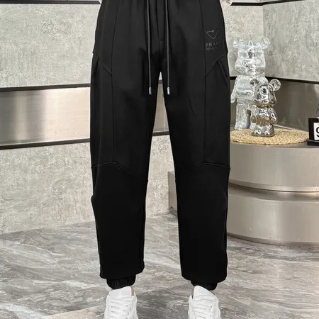 プラダ カジュアルパンツ