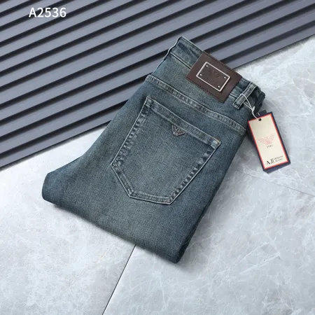 アルマーニ ジーンズ