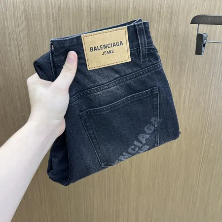 バレンシアガ ジーンズ