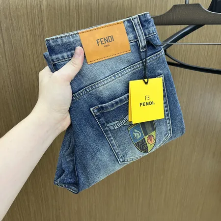 フェンディ ジーンズ