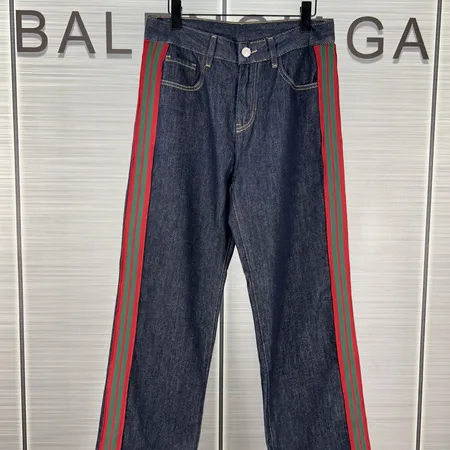 グッチ ジーンズ