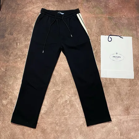 プラダ カジュアルパンツ