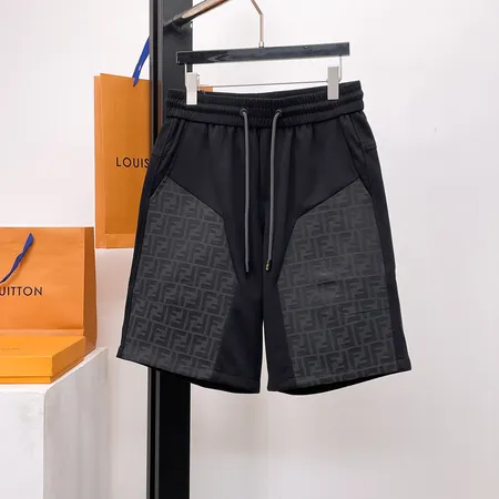 ヴェルサーチ ショートパンツ