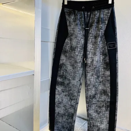 フェンディ カジュアルパンツ