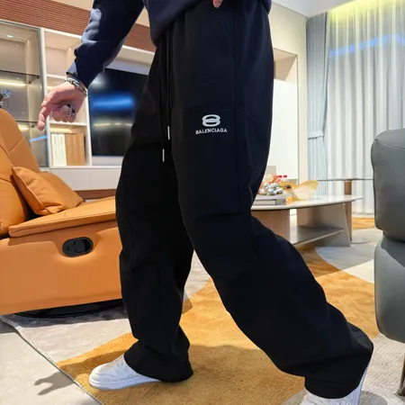 バレンシアガ カジュアルパンツ