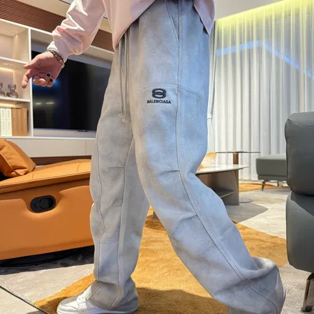 バレンシアガ カジュアルパンツ