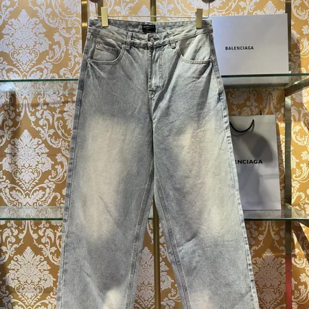 バレンシアガ ジーンズ
