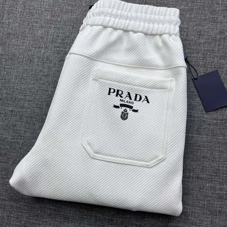 プラダ カジュアルパンツ