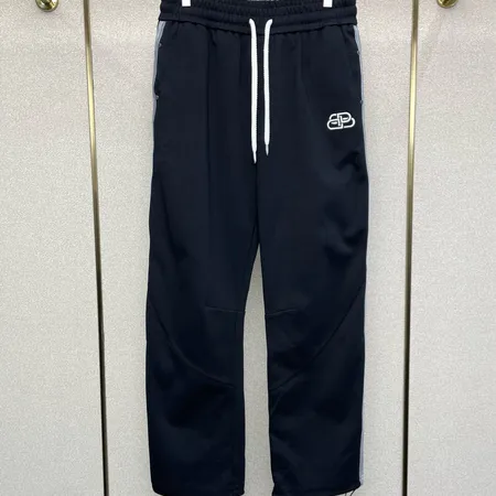 バレンシアガ カジュアルパンツ