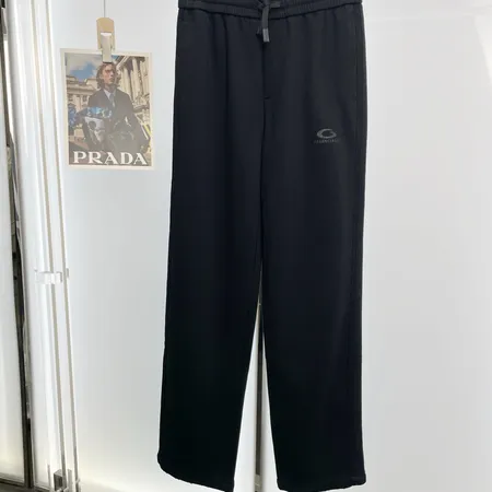 バレンシアガ カジュアルパンツ