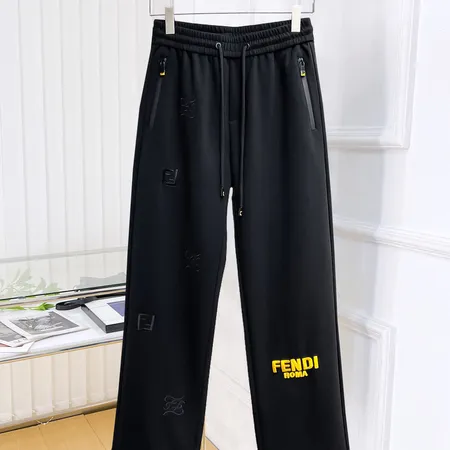 フェンディ カジュアルパンツ