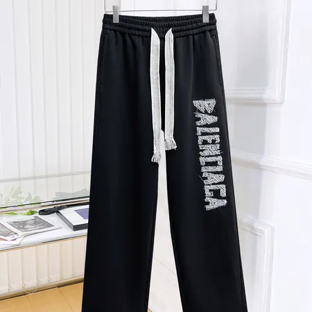 バレンシアガ カジュアルパンツ