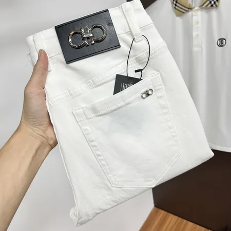 フェラガモ ジーンズ