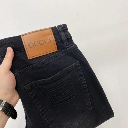 グッチ ジーンズ