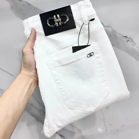 フェラガモ ジーンズ