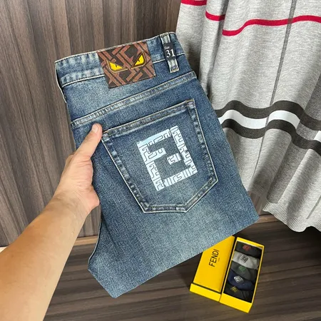 フェンディ ジーンズ