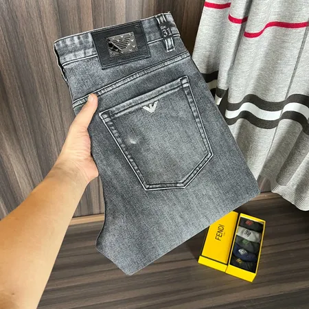 アルマーニ ジーンズ