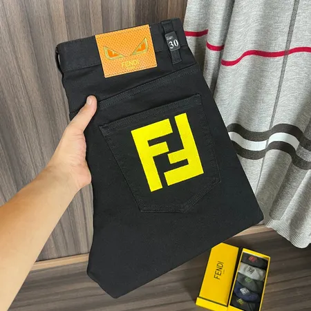 フェンディ ジーンズ