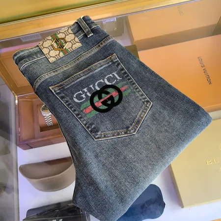 グッチ ジーンズ