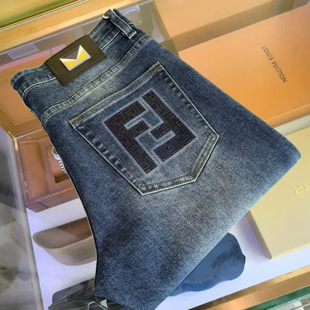 フェンディ ジーンズ