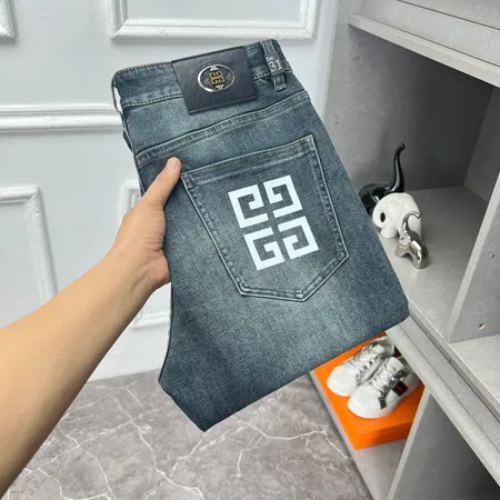 ジバンシィ ジーンズ