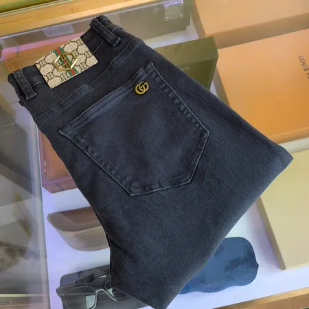 グッチ ジーンズ