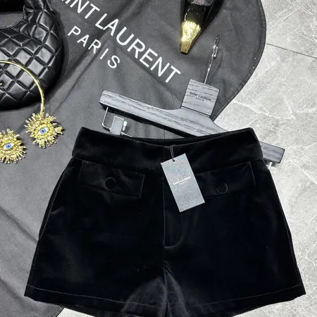 イブサンローラン ショートパンツ