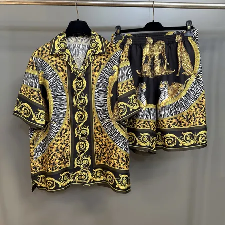 ヴェルサーチ ショートパンツ