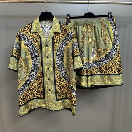 ヴェルサーチ ショートパンツ