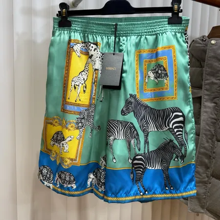 ヴェルサーチ ショートパンツ