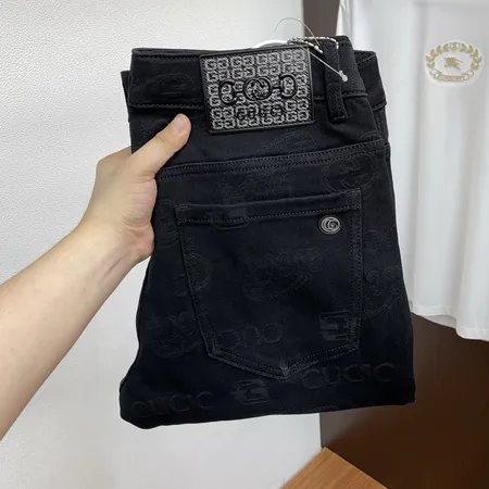 グッチ ジーンズ