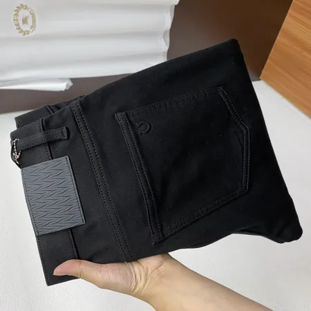 フェラガモ ジーンズ