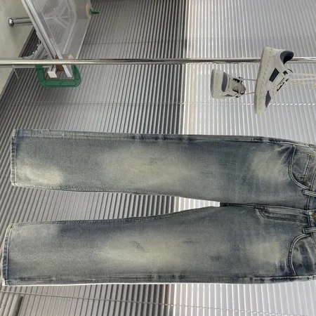 バレンシアガ ジーンズ